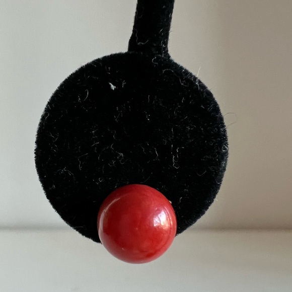 Vintage sea coral vibrant colored 14 karat yellow gold pearl earrings - Picture 10 of 14